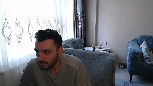 handsomeee04 online show from 17, 6, 2026