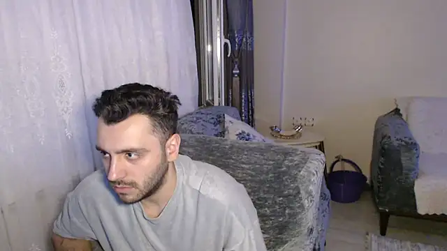 handsomeee04 online show from 17, 6, 2026