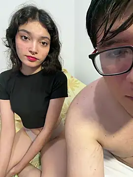 Snapshot of MikeAndJessy chatting on 3, 2, 2026 MikeAndJessy online show from 3, 2, 2026