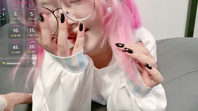 Yu UwU  online show from 7, 6, 2026