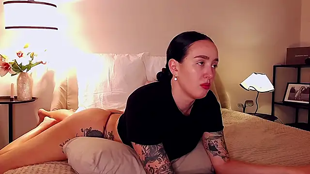 KimKhallifa online show from 6, 6, 2026