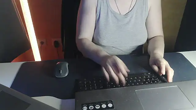 Sweet Phoenix online show from 23, 6, 2026