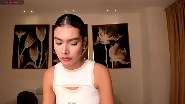 Snapshot of NiaSalvatore chatting on 3, 6, 2026 NiaSalvatore online show from 3, 6, 2026