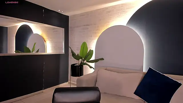 Snapshot of NiaSalvatore chatting on 13, 6, 2026 NiaSalvatore online show from 13, 6, 2026