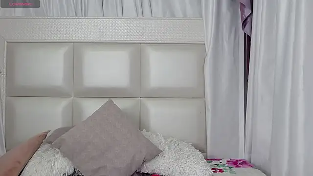 Snapshot of verosantana15 chatting on 19, 5, 2026 verosantana15 online show from 19, 5, 2026