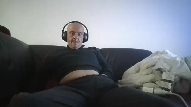 horndude187187 online show from 12, 6, 2026