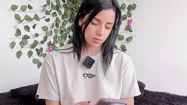 Laurensmith9 online show from 11, 6, 2026