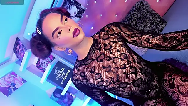 Diva Smith02 online show from 6, 6, 2026