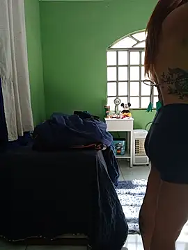 AliceRuivinha2 online show from 10, 6, 2026