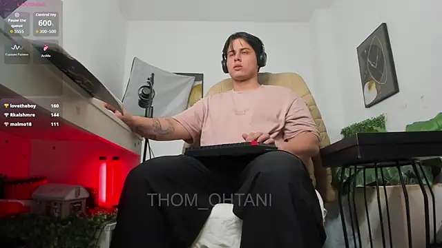 Snapshot of Thom_Ohtani chatting on 8, 6, 2026 Thom Ohtani online show from 8, 6, 2026