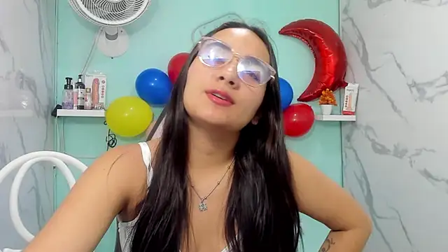 Maylin horny19 online show from 9, 6, 2026