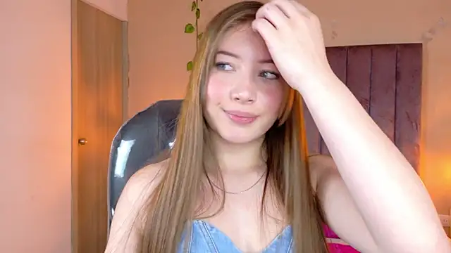 Snapshot of Dahlia_Rousse chatting on 4, 6, 2026 Dahlia Rousse online show from 4, 6, 2026