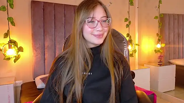 Snapshot of Dahlia_Rousse chatting on 16, 6, 2026 Dahlia Rousse online show from 16, 6, 2026