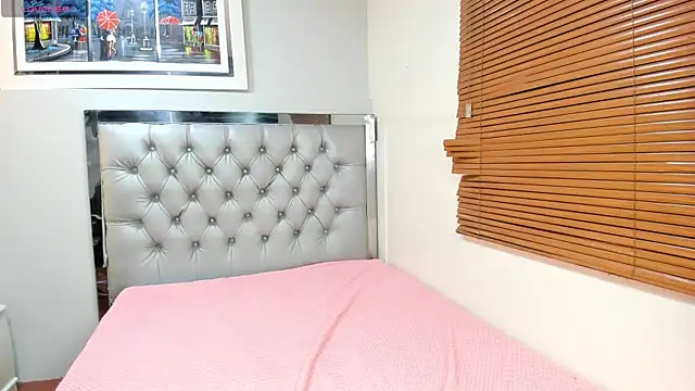 Snapshot of kathepickmanx chatting on 12, 6, 2026 kathepickmanx online show from 12, 6, 2026