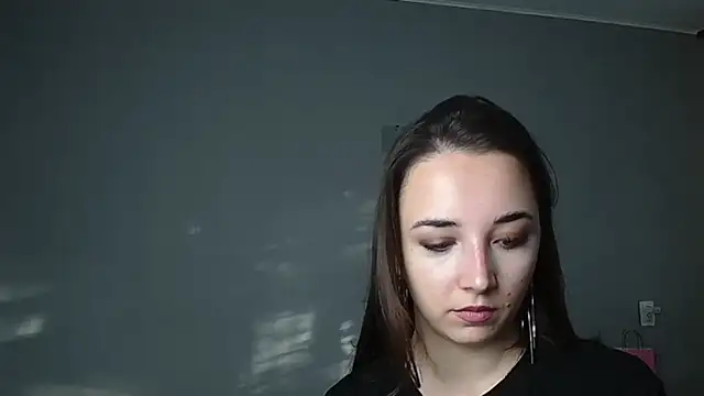 Eva Gloryy online show from 8, 6, 2026