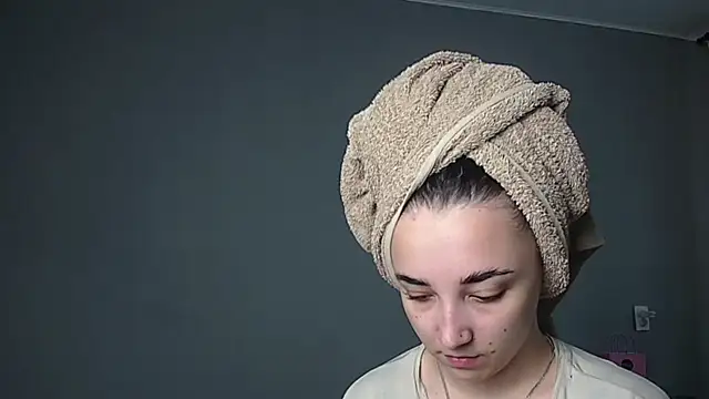 Eva Gloryy online show from 13, 6, 2026
