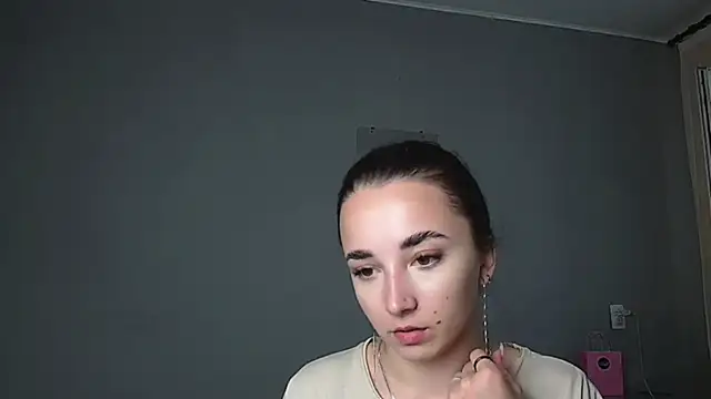 Eva Gloryy online show from 19, 6, 2026