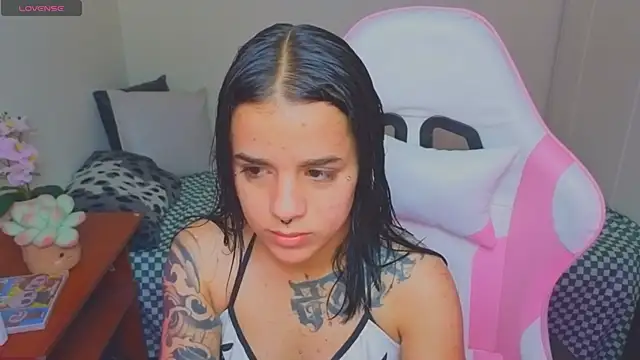 Nicole Foxx  online show from 23, 6, 2026