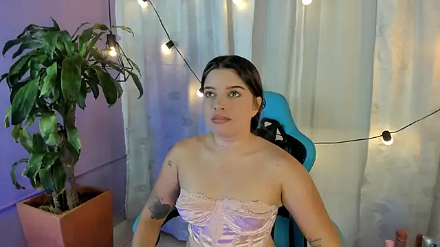 Lia little18 online show from 12, 6, 2026
