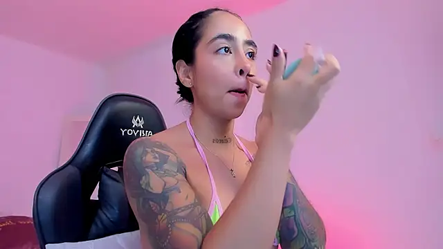 sophierooy22 online show from 9, 6, 2026
