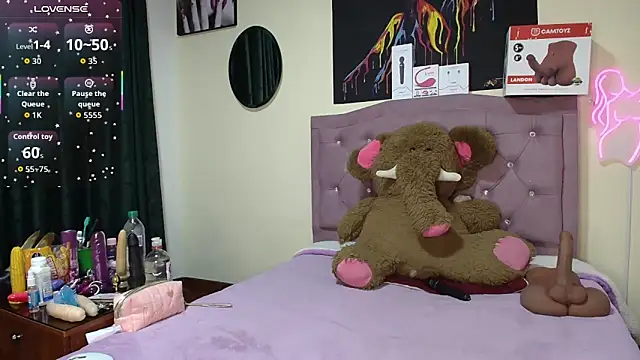 Emmie Hot online show from 13, 6, 2026