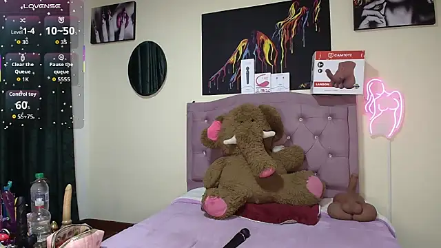 Emmie Hot online show from 20, 6, 2026