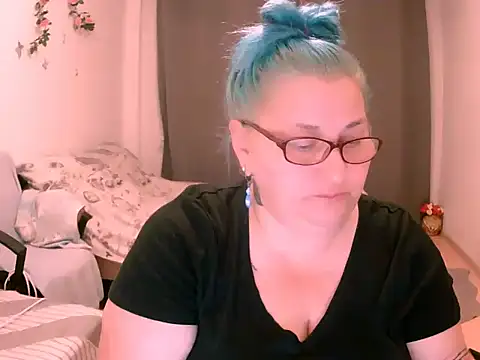 Snapshot of mayamayx chatting on 10, 7, 2026 mayamayx online show from 10, 7, 2026