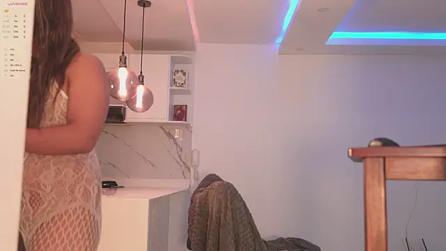 cinnamon crisss online show from 12, 6, 2026