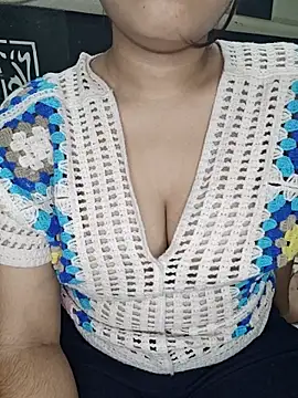 JANVI MISHRA1 online show from 4, 6, 2026