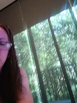 MirandaLatinaLovely online show from 19, 6, 2026