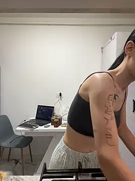 Celine Roxelle online show from 20, 6, 2026