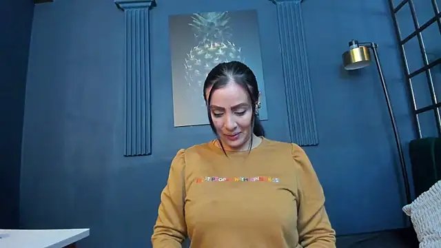 scarlet edwars online show from 19, 6, 2026