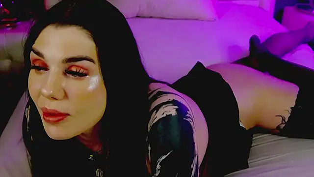MaeveMoon online show from 8, 6, 2026