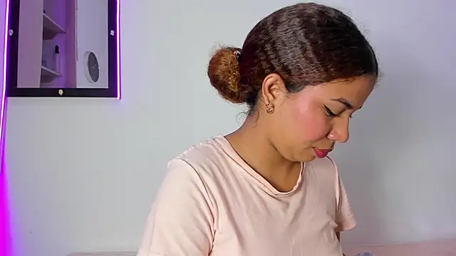 MELINAMARTINS online show from 30, 5, 2026