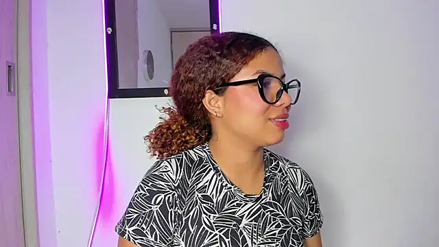 MELINAMARTINS online show from 11, 6, 2026