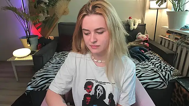 Alexa Pirs online show from 12, 6, 2026