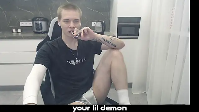 Snapshot of yourlildemon chatting on 20, 2, 2026 yourlildemon online show from 20, 2, 2026