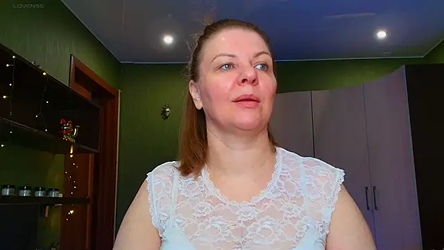 Snapshot of VeronikawGold chatting on 4, 6, 2026 VeronikawGold online show from 4, 6, 2026