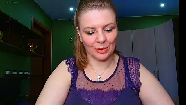 Snapshot of VeronikawGold chatting on 4, 6, 2026 VeronikawGold online show from 4, 6, 2026