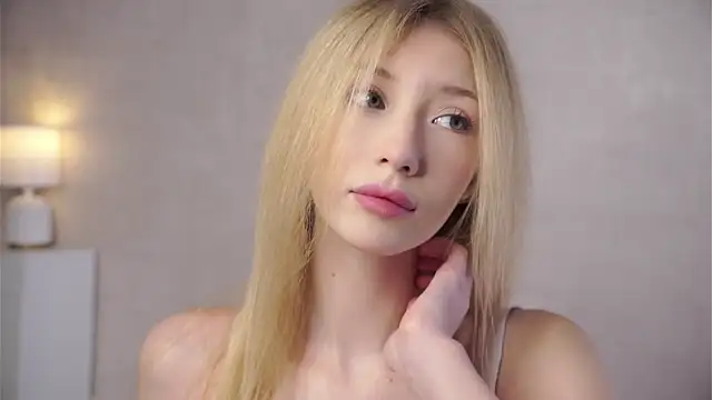Snapshot of SunnivaCovil chatting on 24, 5, 2026 SunnivaCovil online show from 24, 5, 2026