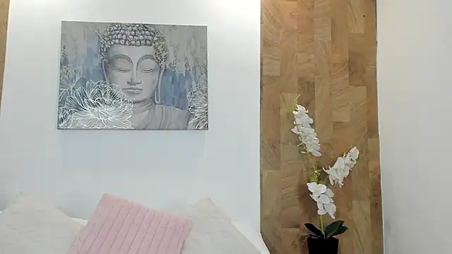 Lucia Brown  online show from 5, 6, 2026