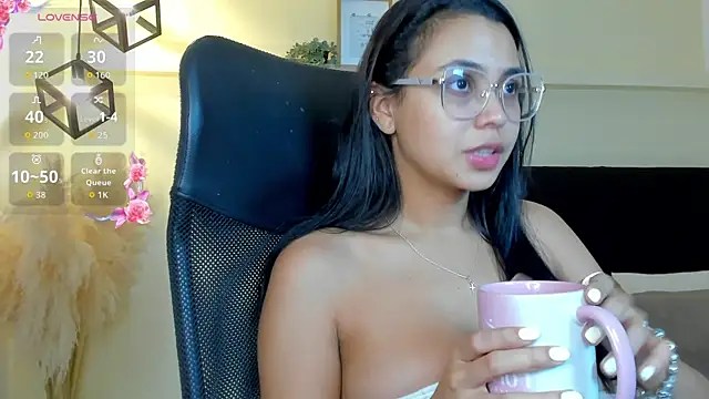 Lucia Brown  online show from 13, 6, 2026
