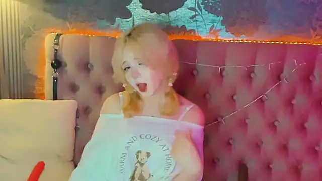 EmilyAngells online show from 29, 6, 2026