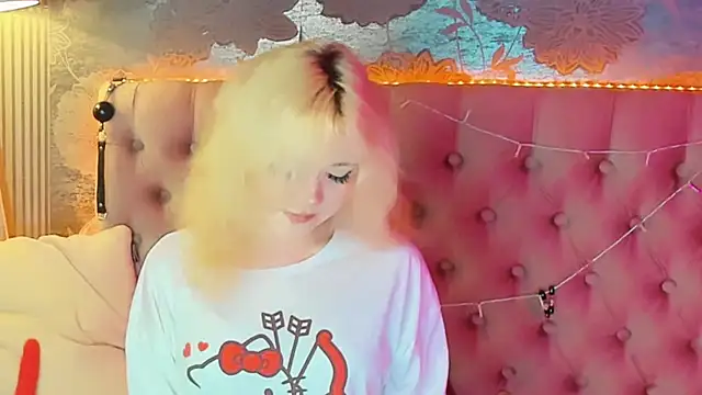 EmilyAngells online show from 12, 7, 2026