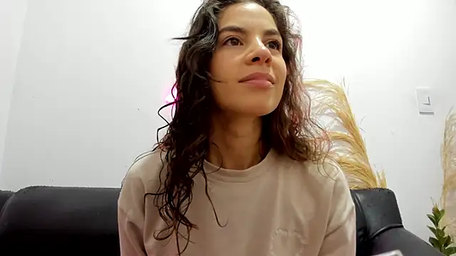 jessyegoldenn online show from 18, 6, 2026
