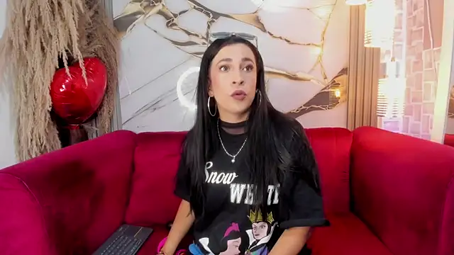 Bella williamss  online show from 15, 6, 2026