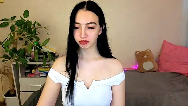Snapshot of WildKittenX_ chatting on 18, 5, 2026 WildKittenX online show from 18, 5, 2026
