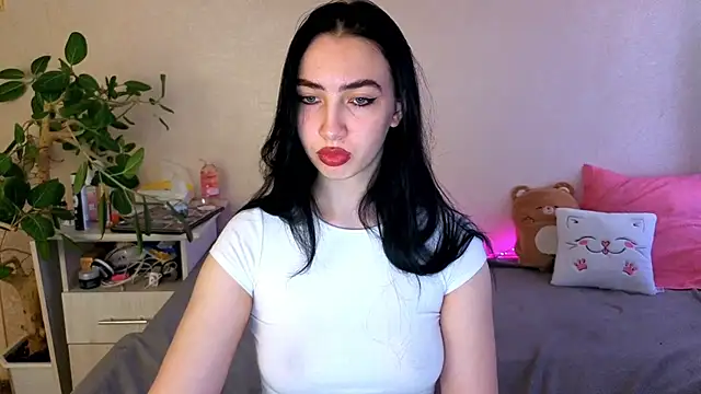Snapshot of WildKittenX_ chatting on 5, 6, 2026 WildKittenX online show from 5, 6, 2026