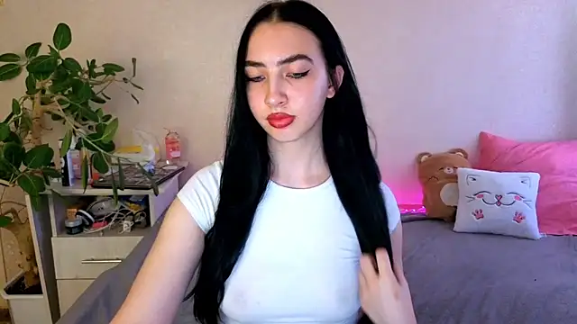 Snapshot of WildKittenX_ chatting on 5, 6, 2026 WildKittenX online show from 5, 6, 2026