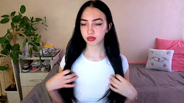 Snapshot of WildKittenX_ chatting on 8, 6, 2026 WildKittenX online show from 8, 6, 2026